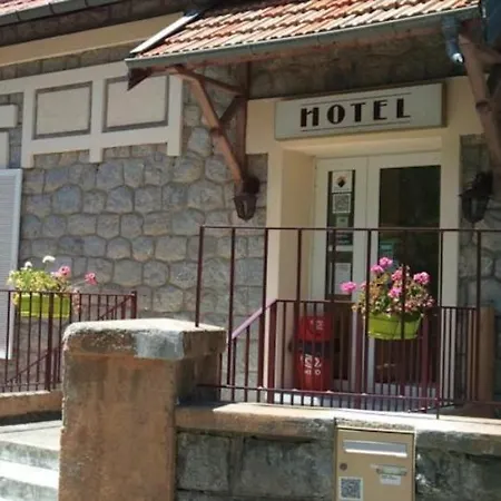 Hotel Hostellerie Du Randonneur 2*